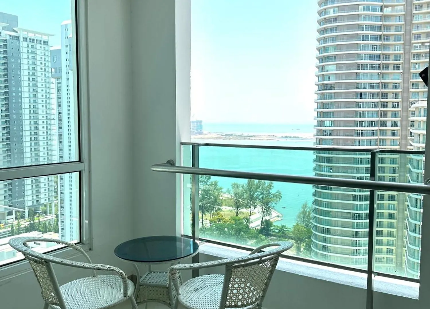 Mansion One 2Br Suite By Iz George Town Apartment